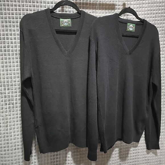 (2) Jantzen SOFT Mens Sweaters SzLg Lot VTG Black Navy Blue Career Casual Staple - Picture 4 of 16